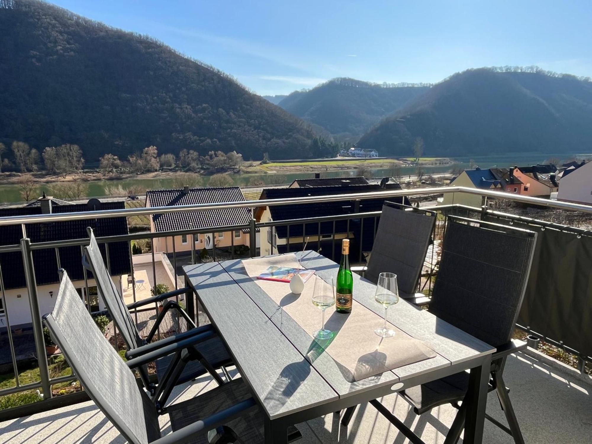 Ferienwohnung Moseltraum, 1-6 Pers, Mit 3 Schlafzimmer Und Panoramabalkon Müden Dış mekan fotoğraf
