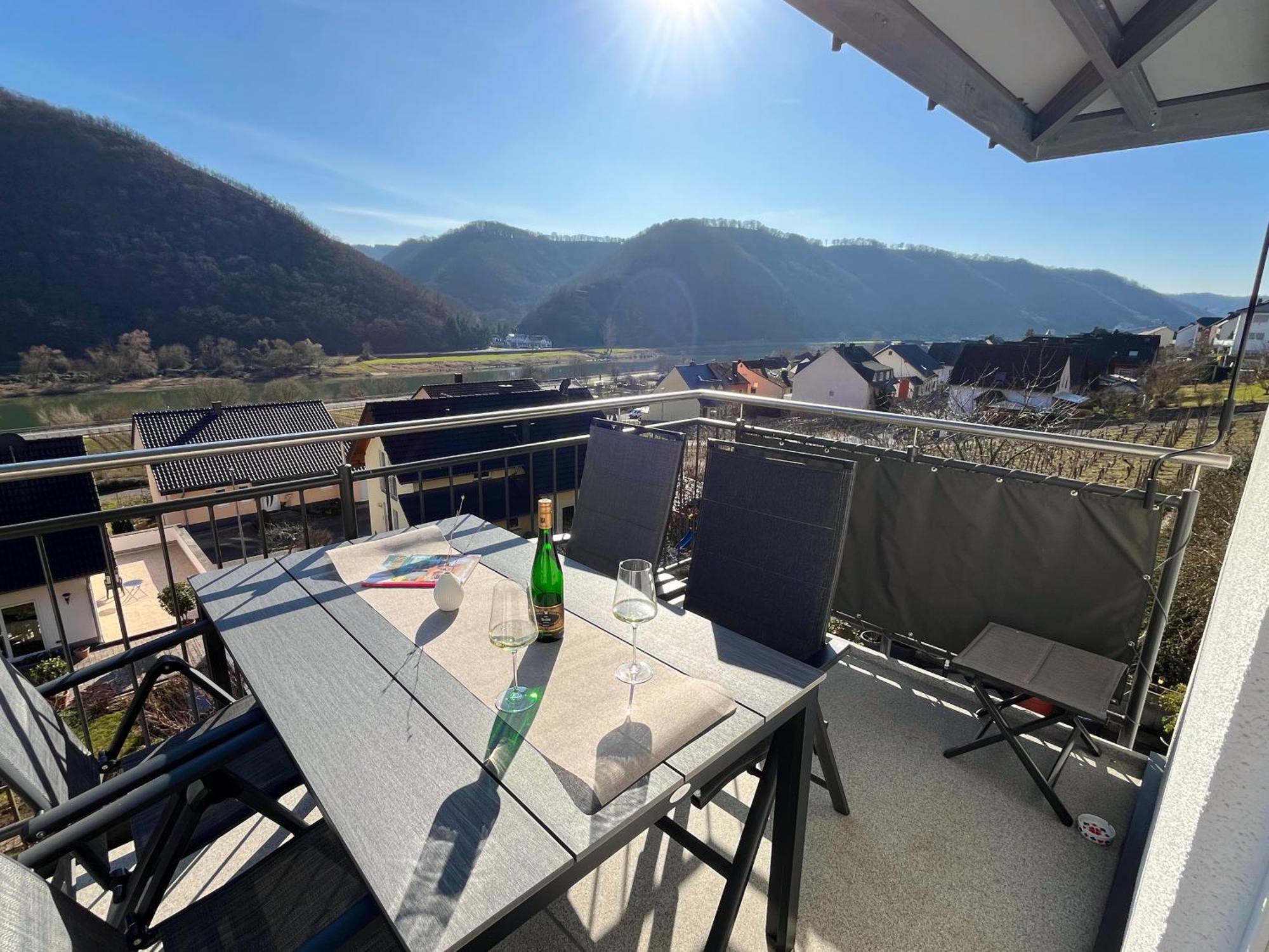 Ferienwohnung Moseltraum, 1-6 Pers, Mit 3 Schlafzimmer Und Panoramabalkon Müden Dış mekan fotoğraf